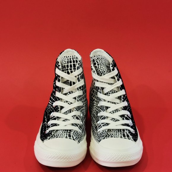 Converse CTAS High Top Digital Daze Women's Sneakers 570311F NWT - Picture 6 of 6